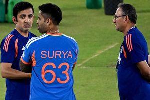 भारतीय पुरुष खिलाड़ियों को क्यों विदेशी T20 लीग्स में नहीं खेलने दिया जाता? BCCI ने बताई पूरी कहानी SportsTak Hindi