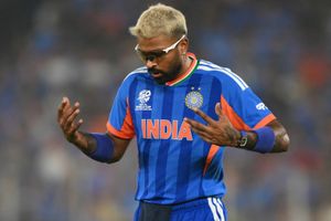 IPL 2026: हार्दिक पंड्या DC के खिलाफ मैच से बाहर, सूर्यकुमार यादव ने संभाली मुंबई इंडियंस की कप्तानी SportsTak Hindi