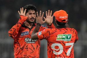 13 की उम्र में क्रिकेट छोड़ा, धोनी की बायोपिक देखी, फिर खेलना किया शुरू, 2 ट्रायल छूटे, अब मिला IPL कॉन्ट्रेक्ट SportsTak Hindi