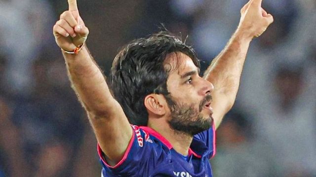 IPL 2026: रवि बिश्नोई के साथ LSG में पिछले सीजन क्या गलत हुआ? RR को जीत दिलाने के बाद गेंदबाज ने किया खुलासा रवि बिश्नोई ने प्लेयर ऑफ द मैच रहे. (PC: IPL)