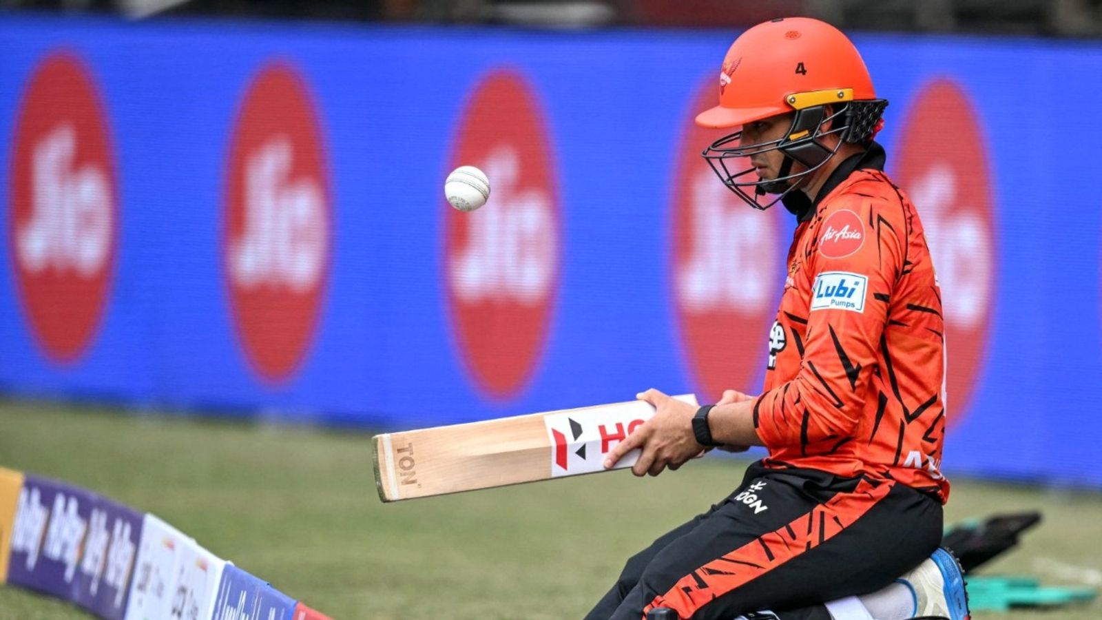 LSG vs SRH : अभिषेक शर्मा शून्य पर लौटे पवेलियन तो उनके नाम रोहित शर्मा का जुड़ा ये शर्मनाक रिकॉर्ड बैटिग के दौरान अभिषेक शर्मा