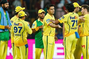 IPL 2026 के प्लेऑफ में पहुंचने के लिए CSK को कितने मैच जीतने होंगे जरूरी? लगातार तीन हार से मुश्किल हुई राह SportsTak Hindi