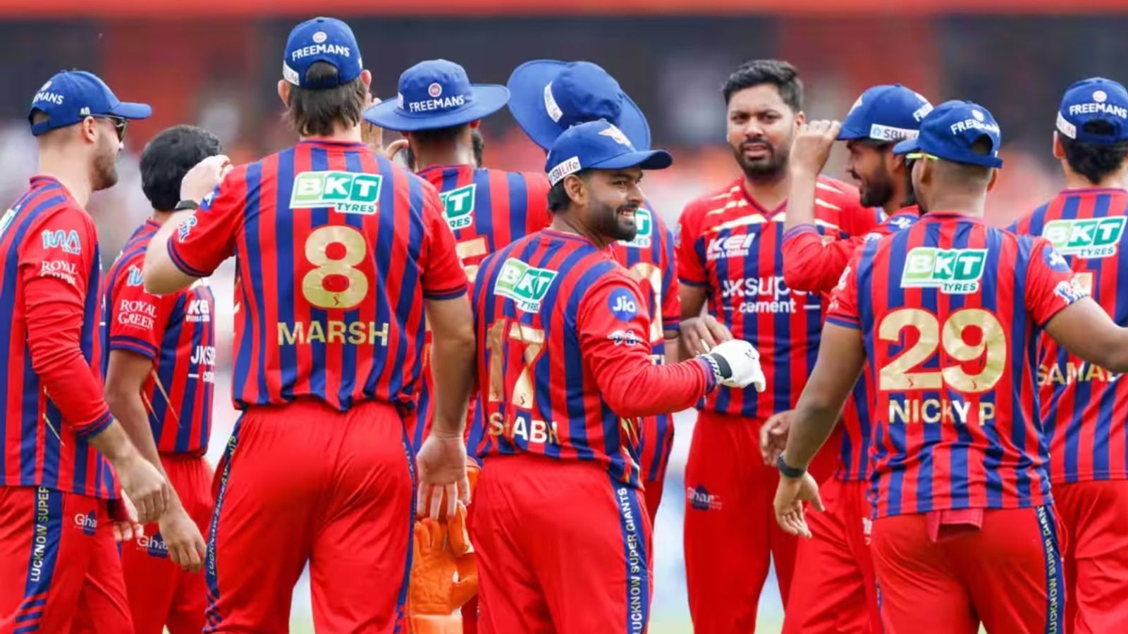 IPL 2026: ऋषभ पंत की लखनऊ को इस खिलाड़ी ने दिया धोखा! चोट की वजह से आया नहीं, अब संपर्क भी नहीं कर रहा लखनऊ सुपर जायंट्स की टीम ऋषभ पंत की कप्तानी में खेल रही है. (Photo: BCCI)