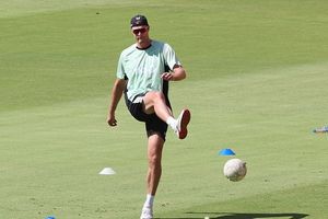 IPL के इस नियम से परेशान दिल्ली कैपिटल्स का दो करोड़ वाला विदेशी गेंदबाज, कहा - नंबर 10 पर आप... SportsTak Hindi