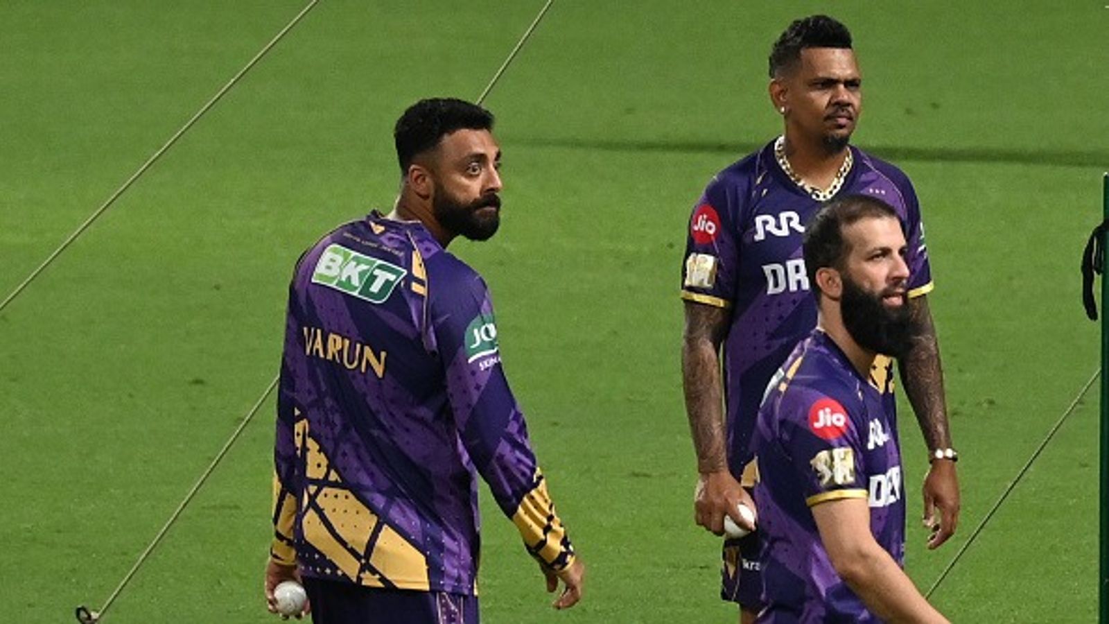 वरुण चक्रवर्ती और सुनील नरेन क्यों हैं KKR की प्लेइंग इलेवन से बाहर, जानें 7 साल बाद क्यों हुआ ऐसा ? वरुण चक्रवर्ती और सुनील नरेन