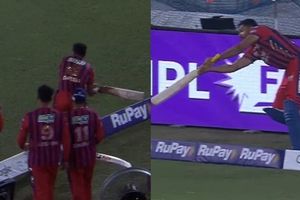 आवेश खान के गेंद हिट करने का मामला, अनफेयर खेल को लेकर सनराइजर्स हैदराबाद BCCI से करेगी शिकायत! SportsTak Hindi