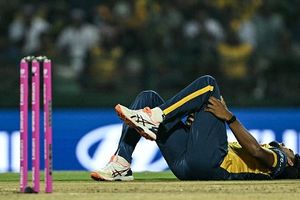 IPL 2026: पहली जीत के लिए तरस रही KKR से कब जुड़ेगा ये खतरनाक गेंदबाज? सामने आई लेटेस्ट अपडेट SportsTak Hindi