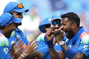 हार्दिक पंड्या पहनते हैं साढ़े 5 करोड़ की वॉच, जानिए कितनी है धोनी-कोहली, रोहित की घड़ी की कीमत SportsTak Hindi