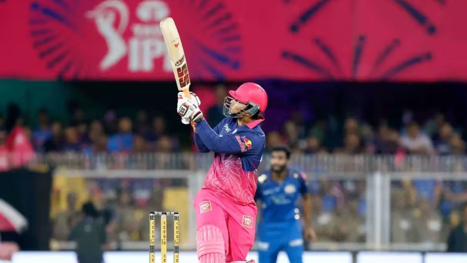 वैभव सूर्यवंशी ने बुमराह की गेंद पर सिक्स लगाने और जीत दर्ज करने के बाद तोड़ी चुप्पी, इन 4 शब्दों में बयां किया सबकुछ बुमराह की गेंद पर सिक्स लगाने के दौरान वैभव सूर्यवंशी