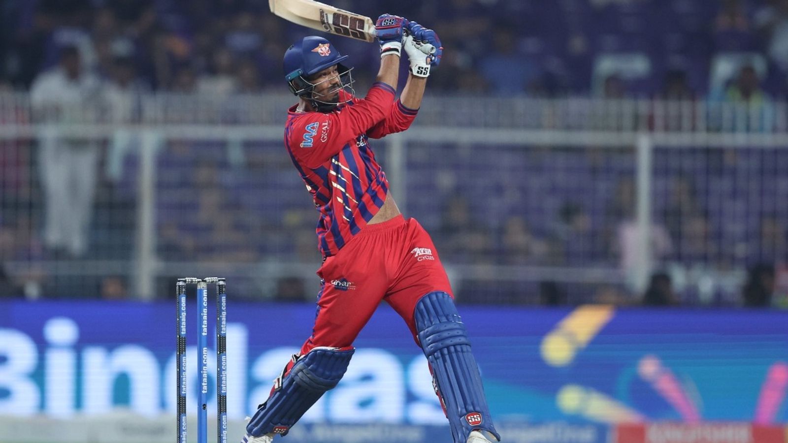 KKR के मुंह से जीत छीनने वाले कौन हैं LSG के मुकुल चौधरी? जिनका जन्म से पहले ही शुरू हो गया था क्रिकेटर बनने का सफर मुकुल चौधरी प्लेयर ऑफ द मैच रहे. (PC: LSG X)