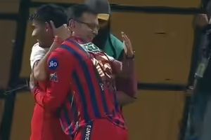 LSG को आखिरी गेंद पर मिली जीत पर संजीव गोयनका हुए इमोशनल, मुकुल को लगाया गले, Video SportsTak Hindi