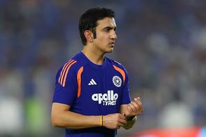 'गौतम गंभीर को वापस लाओ', चार मैचों से जीत को तरसने वाली KKR को किसने और क्यों दी ये बड़ी सलाह ? SportsTak Hindi