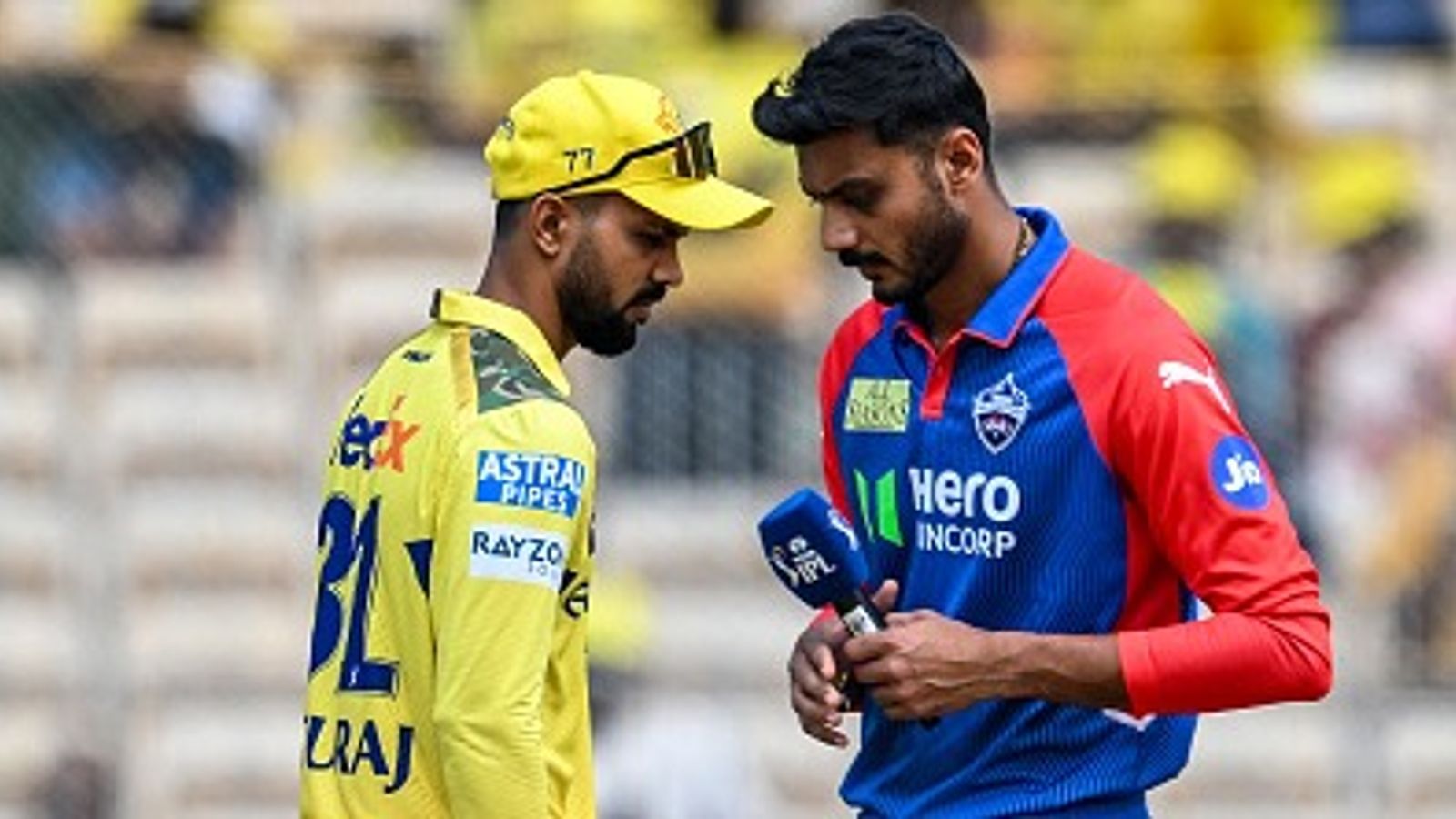 CSK vs DC: चेन्नई क्या अपने घर में जीत का खाता खोल पाएगी, दिल्ली के खिलाफ कैसा है रिकॉर्ड, जानें वेदर से लेकर लाइव स्ट्रीमिंग तक की सभी डिटेल्स चेन्नई सुपर किंग्स और दिल्ली कैपिटल्स के बीच मैच. (PC: Getty)