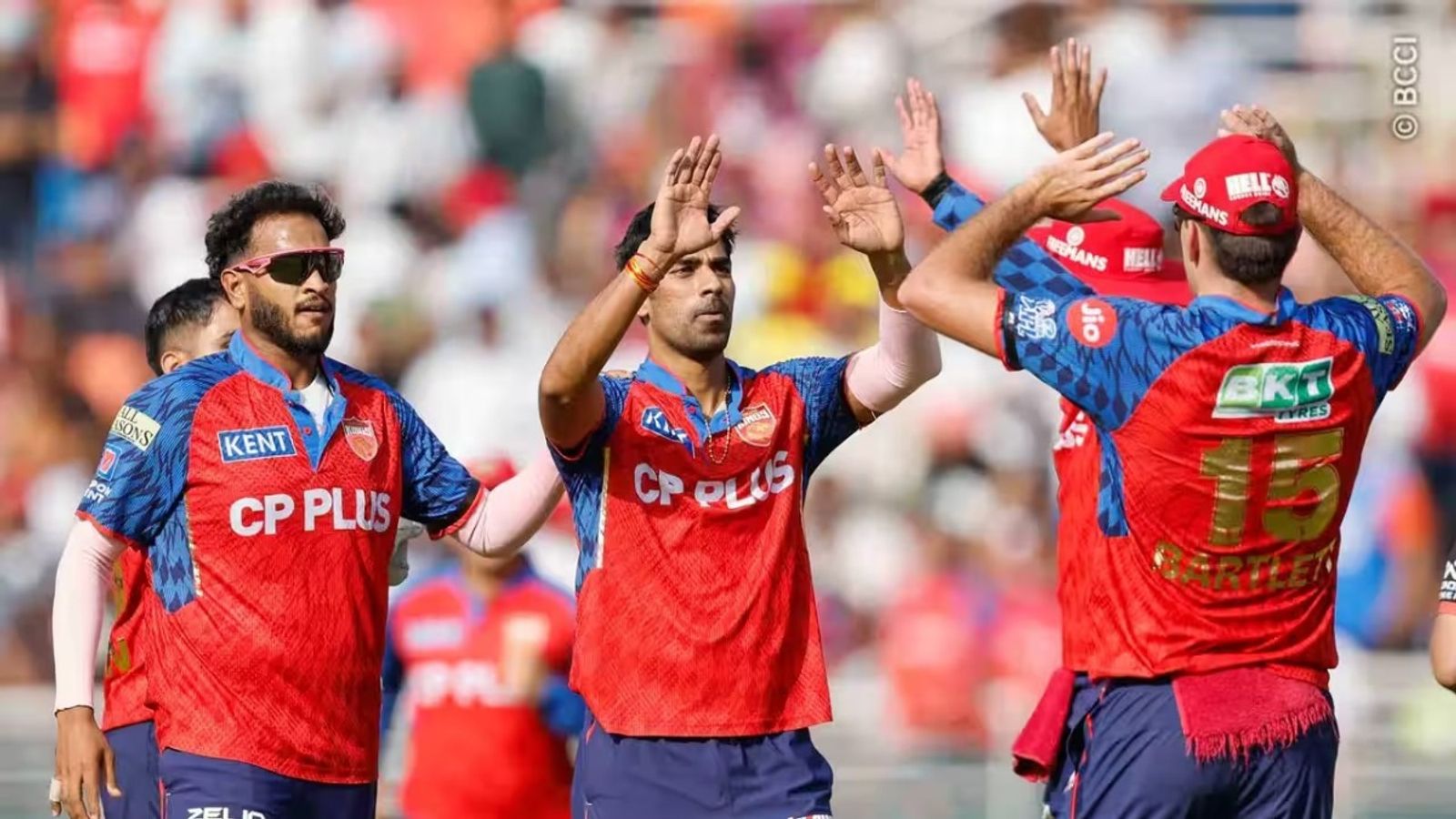 PBKS vs SRH : पंजाब किंग्स के खिलाड़ियों ने हैदराबाद के खिलाफ मैच में क्यों बांधी काली पट्टी? जानें ये वजह हैदराबाद के खिलाफ मैच के दौरान पंजाब किंग्स के खिलाड़ी