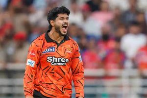 कौन है रेलवे कर्मचारी का बेटा शिवांग ? जिसे पिता ने बनाया 'चाइनामैन' तो पंजाब के टॉप ऑर्डर को अकेले ध्वस्त कर दिया SportsTak Hindi