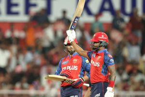 PBKS vs SRH: पंजाब किंग्स का विजयी रथ जारी, हैदराबाद को 220 रन के चेज में 6 विकेट से पीटा SportsTak Hindi