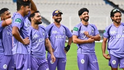 IPL 2026: पहली जीत के लिए तरस रही KKR को बड़ी राहत, CSK के खिलाफ मैच से पहले गेंदबाज को मिली खेलने की मंजूरी! SportsTak Hindi