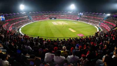 सिर्फ 15 दिन में ही इस वेन्यू पर समाप्त हो गया IPL का रोमांच, स्टाफ को मिला बड़ा ईनाम Guwahati ground