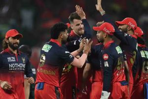 IPL 2026 Points Table : RCB ने मुंबई इंडियंस को उसके घर में धोया, जानें अंकतालिका का हाल SportsTak Hindi