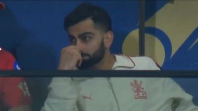 MI vs RCB: विराट कोहली मुंबई के सामने फील्डिंग के लिए क्यों नहीं आए, ये है वजह SportsTak Hindi