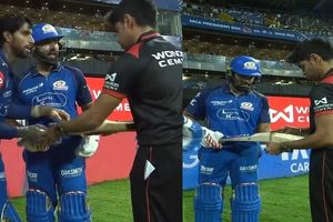 रोहित शर्मा को क्यों दी गई अवैध बैट से बैटिंग की इजाजत? सात से ज्यादा बार कोशिश के बाद भी गेज से नहीं निकला बैट,अब मचा बवाल, Video SportsTak Hindi