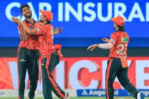 IPL 2026 : प्रफुल्ल-साकिब के कहर से कांपा राजस्थान, हैदराबाद ने 217 रन बनाकर दर्ज की बड़ी जीत SportsTak Hindi