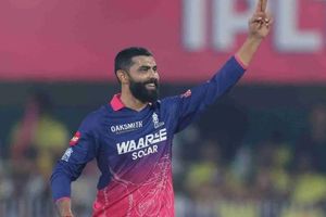 रियान पराग को क्या रवींद्र जडेजा पर भरोसा नहीं था? गेंदबाजी न कराने पर हार के बाद दी सफाई SportsTak Hindi