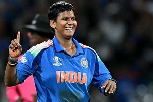 दीप्ति शर्मा बनी दुनिया की बेस्ट क्रिकेटर, गिल समेत ये भारतीय खिलाड़ी Wisden के '5 सर्वश्रेष्ठ क्रिकेटर्स ' में शामिल SportsTak Hindi