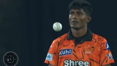 फटे जूतों से खेलने वाला बना राजस्थान रॉयल्स का काल, जानें कौन हैं SRH के साकिब हुसैन? SportsTak Hindi