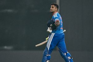 सूर्यकुमार यादव की टीम इंडिया में जगह पक्की नहीं, बैटिंग ने बिगाड़ा मामला, इस सीरीज के बाद होगा फैसला! SportsTak Hindi