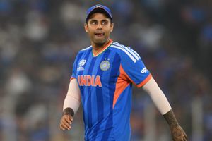 सूर्यकुमार यादव की टीम इंडिया में जगह पक्की नहीं, बैटिंग ने बिगाड़ा मामला, इस सीरीज के बाद होगा फैसला! SportsTak Hindi