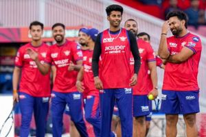 IPL 2026: लखनऊ सुपर जायंट्स का घातक हथियार अब फिट, RCB के खिलाफ फिर कहर बरपाने को तैयार SportsTak Hindi