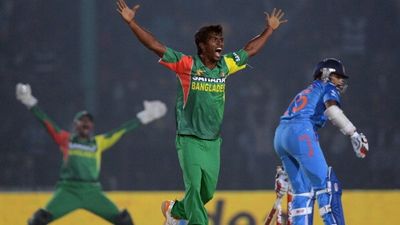 IPL 2026 के बीच इस गेंदबाज ने 36 की उम्र में इंटरनेशनल क्रिकेट से लिया संन्यास, इमोशनल पोस्ट लिख किया ऐलान SportsTak Hindi