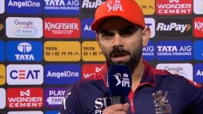 विराट कोहली ने अपनी धीमी बैटिंग पर तोड़ी चुप्पी, RCB को जीत दिलाने के बाद बल्लेबाजी पर की बात SportsTak Hindi