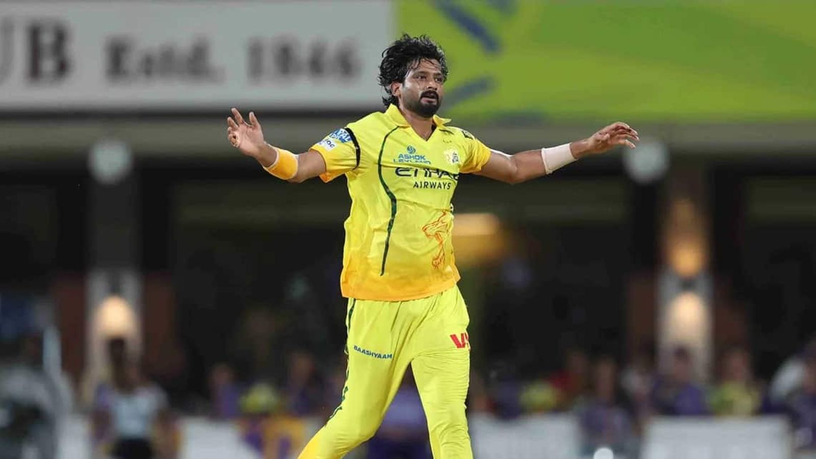 चेन्नई सुपर किंग्स में चोटिल खलील अहमद को रिप्लेस कर सकते हैं ये तीन खिलाड़ी, ये हैं नाम गेंदबाजी के दौरान खलील अहमद (photo: ipl)