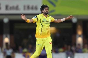 चेन्नई सुपर किंग्स में चोटिल खलील अहमद को रिप्लेस कर सकते हैं ये तीन खिलाड़ी, ये हैं नाम SportsTak Hindi