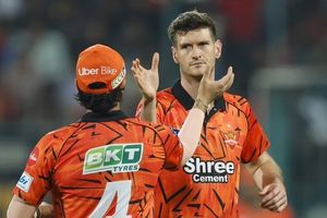 बड़ी खबर : SRH पर टूटा मुसीबतों का पहाड़! टीम का तीसरा तेज गेंदबाज हुआ IPL से बाहर SportsTak Hindi