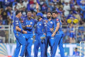 IPL 2026 : मुंबई इंडियंस की टीम अभी तक क्यों पांच में हारी चार मुकाबले? अश्विन ने बताई ये अजीब वजह SportsTak Hindi