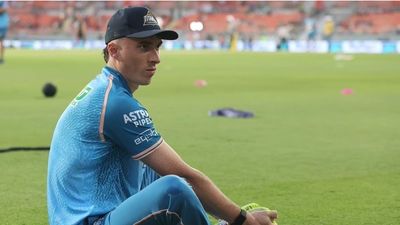 गुजरात टाइटंस को लगा बड़ा फटका, तूफानी बल्लेबाज बाहर, अनजाने खिलाड़ी को करना पड़ा शामिल Connor Esterhuizen as a replacement for Tom Banton