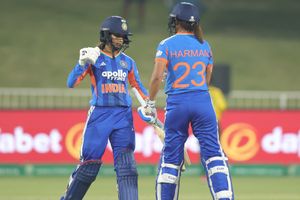 भारत की टी20 वर्ल्ड कप की तैयारियों की खुली पोल, हरमनप्रीत कौर को साउथ अफ्रीका ने दिया झटका, पहले T20I में छह विकेट से पीटा SportsTak Hindi