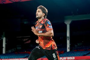 इस भारतीय ने इंस्टा रील्स की मदद से 7 दिन में बढ़ाई स्पीड, 140 KMPH की रफ्तार से IPL में कर रहा बॉलिंग SportsTak Hindi