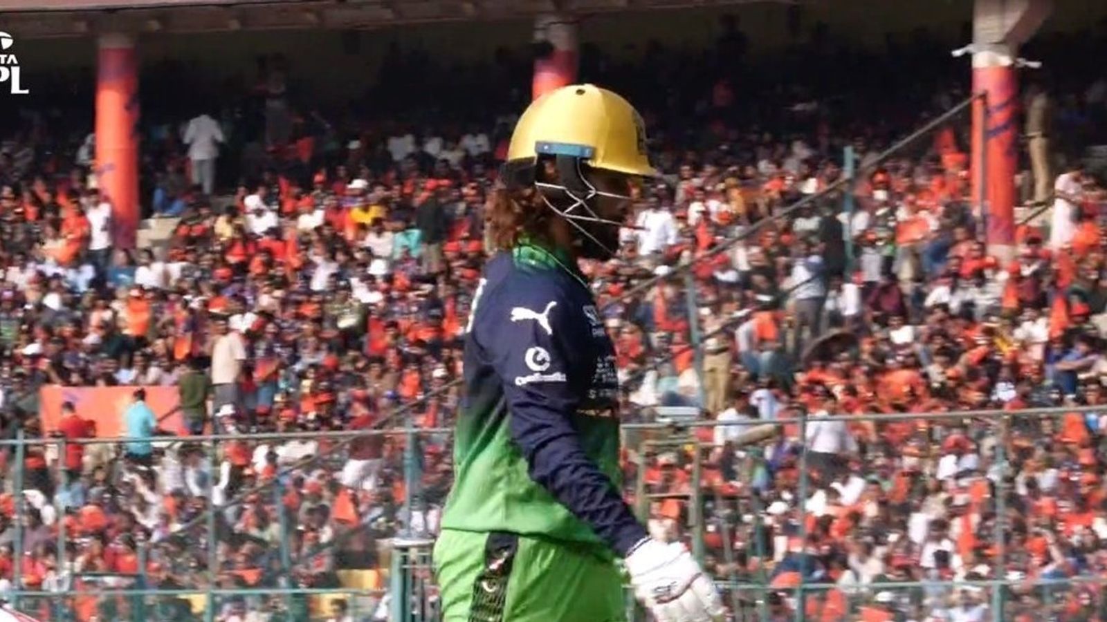 RCB के कप्तान रजत पाटीदार को Live मैच में अंपायर ने दी चेतावनी, बोले - तीसरी बार किया तो... रजत पाटीदार