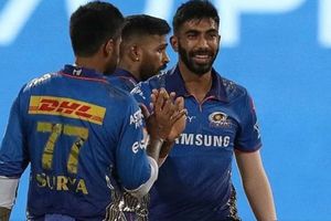 IPL 2026 में टी20 वर्ल्ड कप जीतने वाली टीम इंडिया के इन 11 खिलाड़ियों का बंटाधार, रन सूखे, विकेट लेना भूले SportsTak Hindi