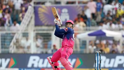 वैभव सूर्यवंशी जैसा कोई नहीं, ग्लेन मैक्सवेल और पूरन को पछाड़ ऐसा करने वाले बने पहले बल्लेबाज Vaibhav Suryavanshi playing a shot