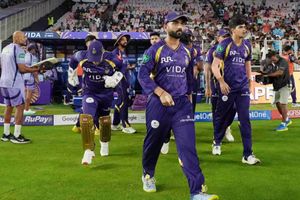 हाथ में दो फ्रेक्चर फिर भी खेला, 14 रन देकर लिए 3 विकेट, प्लेयर ऑफ दी मैच बनने पर खोला राज, जानिए कौन SportsTak Hindi