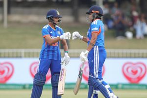 IND vs SA : साउथ अफ्रीका के सामने 147 रन पर ढेर महिला टीम इंडिया, दूसरे T20I में भी मिली हार SportsTak Hindi