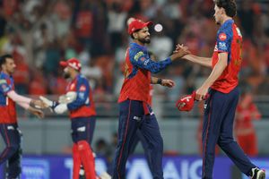 'सबसे ज़्यादा छक्के मारो, मेरा बैट जीतो', ड्रेसिंग रूम कॉन्टेस्ट है PBKS की धमाकेदार बैटिंग की वजह, श्रेयस अय्यर का दिलचस्प खुलासा SportsTak Hindi