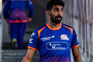 'वो पूरी हिम्मत से लड़ रहे हैं', जसप्रीत बुमराह को MI के बॉलिंग कोच ने बताया फाइटर, जानें खराब फॉर्म पर क्या कहा SportsTak Hindi