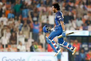 22 गेंद में 19 रन फिर टाइमआउट और तिलक वर्मा हो गए खूंखार, 23 गेंद में 82 रन कूटकर ठोका पहला IPL शतक SportsTak Hindi