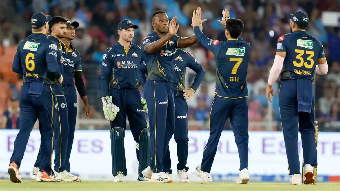  गुजरात टाइटंस के गेंदबाजों ने मुंबई इंडियंस को 199 रन पर रोक द‍िया था.  (PC: IPL)